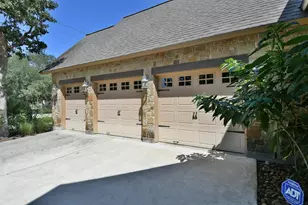 800-1000 N N Falls Dr, New Ulm, TX 78950 - Photo 28