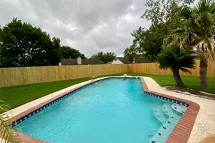 15226 Stradbrook Dr, Houston, TX 77062 - Photo 4