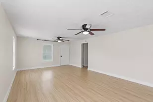 515 Riggs St, Baytown, TX 77520 - Photo 10