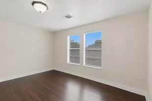 515 Riggs St, Baytown, TX 77520 - Photo 16