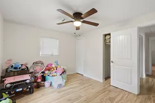 515 Riggs St, Baytown, TX 77520 - Photo 20
