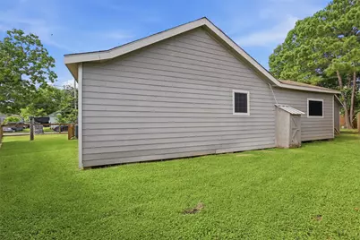 515 Riggs Street, Baytown, TX 77520 - Photo 6