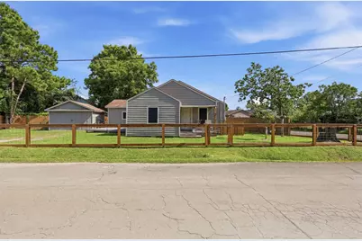 515 Riggs Street, Baytown, TX 77520 - Photo 1