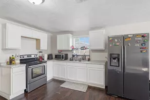 515 Riggs St, Baytown, TX 77520 - Photo 10