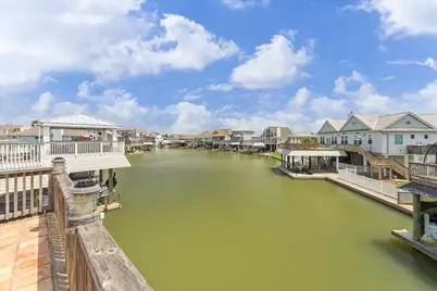 1339 Outrigger, Tiki Island, TX 77554 - Photo 36