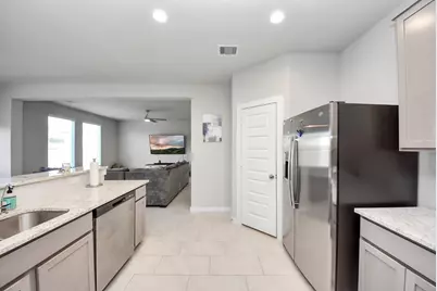 14619 Olive Sparrow Lane, Houston, TX 77049 - Photo 16