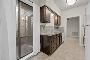 5718 Val Verde, Houston, TX 77057 - Photo 8