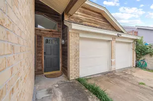 7815 Royan Dr, Houston, TX 77071 - Photo 2