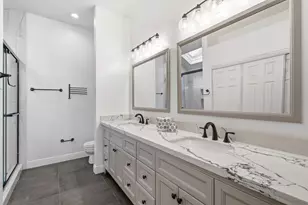7815 Royan Dr, Houston, TX 77071 - Photo 16