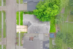 7815 Royan Dr, Houston, TX 77071 - Photo 22