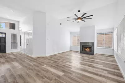 7815 Royan Drive, Houston, TX 77071 - Photo 4
