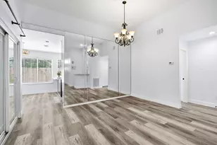 7815 Royan Dr, Houston, TX 77071 - Photo 6