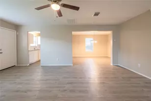 10223 Revelstoke Dr, Houston, TX 77086 - Photo 6
