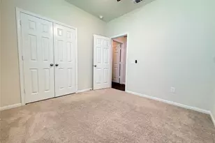 10233 Cleartide Ln, Houston, TX 77034 - Photo 12