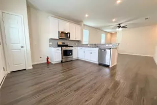 10233 Cleartide Ln, Houston, TX 77034 - Photo 6