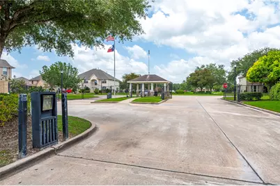 3829 Houston Lake Drive, Pearland, TX 77581 - Photo 32