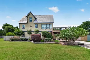 421 N Shady Ln, La Porte, TX 77571 - Photo 1