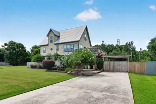 421 N Shady Ln, La Porte, TX 77571 - Photo 2