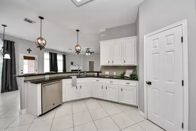 2802 Creek Bend Drive, Friendswood, TX 77546 - Photo 18