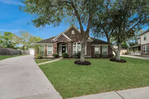2802 Creek Bend Dr, Friendswood, TX 77546 - Photo 6