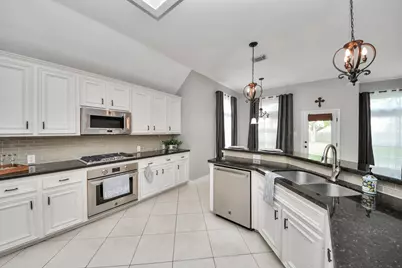 2802 Creek Bend Drive, Friendswood, TX 77546 - Photo 16