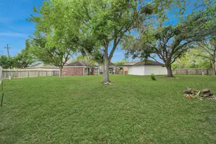 2802 Creek Bend Dr, Friendswood, TX 77546 - Photo 42