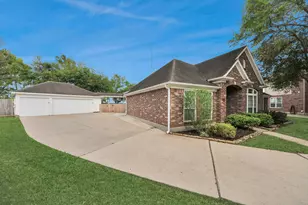 2802 Creek Bend Dr, Friendswood, TX 77546 - Photo 8