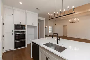 3570 Lily Ln, Beaumont, TX 77713 - Photo 10