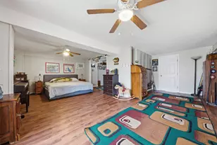 2 S Sandpiper St, La Marque, TX 77568 - Photo 2
