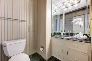 2232 S Piney Point Rd, Houston, TX 77063 - Photo 14