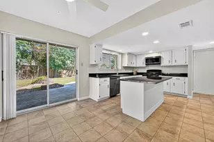 813 Lakeview Dr, Sugar Land, TX 77498 - Photo 22