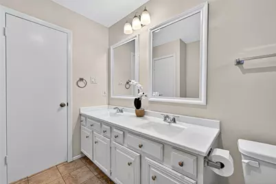 813 Lakeview Drive, Sugar Land, TX 77498 - Photo 38