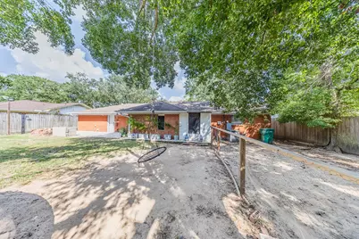 1900 Clayton Drive, Baytown, TX 77520 - Photo 22