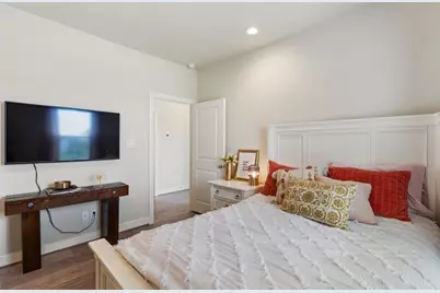 6211 Brighton Oaks Lane, Houston, TX 77008 - Photo 18