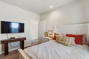 6211 Brighton Oaks Ln, Houston, TX 77008 - Photo 18