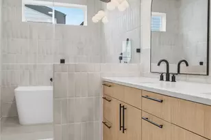 2953 Delafield St, Houston, TX 77023 - Photo 28