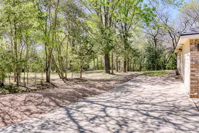 12111 N Ridgeway Drive, Willis, TX 77318 - Photo 34