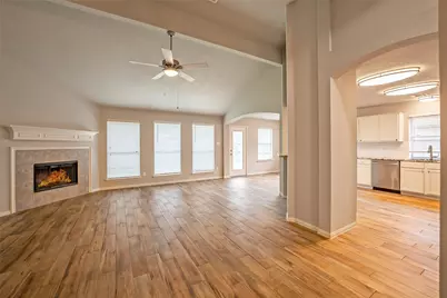 6103 Branch Lake Drive, Houston, TX 77066 - Photo 10