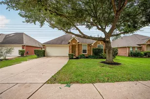 6103 Branch Lake Dr, Houston, TX 77066 - Photo 2