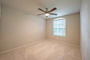 6103 Branch Lake Dr, Houston, TX 77066 - Photo 32
