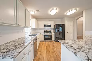 6103 Branch Lake Dr, Houston, TX 77066 - Photo 18
