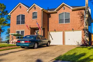 103 Mammoth Springs Ln, Dickinson, TX 77539 - Photo 4