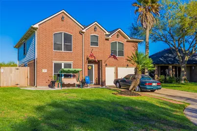 103 Mammoth Springs Lane, Dickinson, TX 77539 - Photo 2