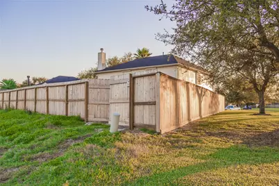 103 Mammoth Springs Lane, Dickinson, TX 77539 - Photo 44