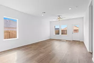 9011 Rose Water Trl, Iowa Colony, TX 77583 - Photo 10