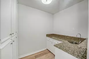 6215 Queensloch Dr, Houston, TX 77096 - Photo 8