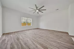 305 Crooked Pine Court, Conroe, TX 77304 - Photo 16