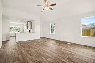 19 Greenbriar Loop, Angleton, TX 77515 - Photo 18