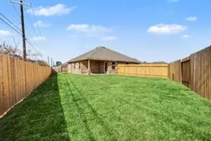19 Greenbriar Loop, Angleton, TX 77515 - Photo 4