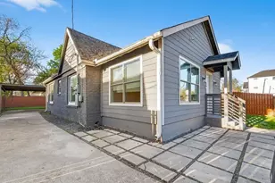 4520 Sharon St, Houston, TX 77020 - Photo 2